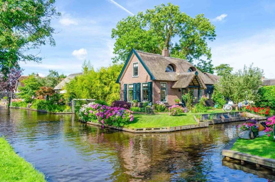 From Amsterdam: Private tour to Giethoorn with private boat - A Full Breakdown of the Tour Experience