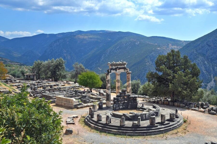 From Athens: Delphi and Osios Loukas Monastery Day Trip - Good To Know