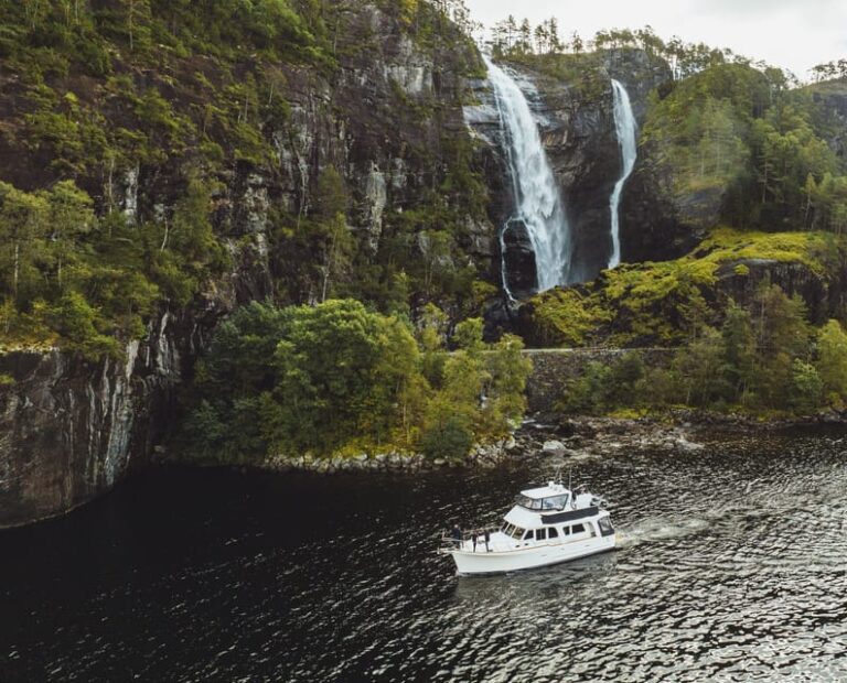 From Bergen: Private Mostraumen Fjord Cruise