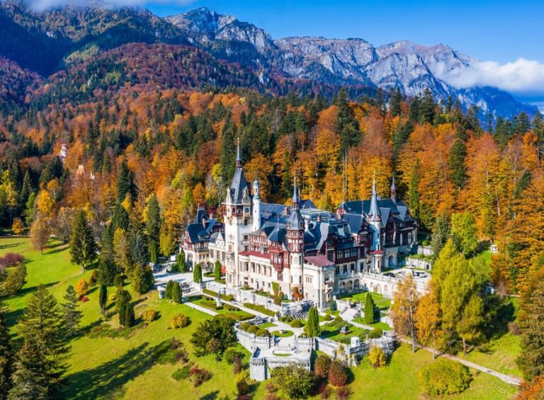From Bucharest : Day Trip to Peles, Dracula’s Castle, Brasov