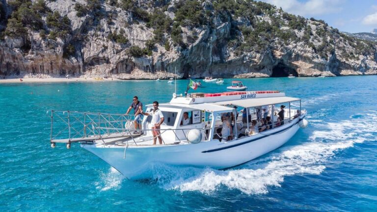 From Cala Gonone: motorboat trip in the Gulf of Orosei