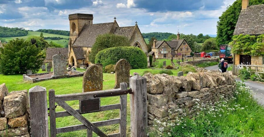 From Cambridge: Guided day trip to Stratford & The Cotswolds - Exploring Stratford-upon-Avon