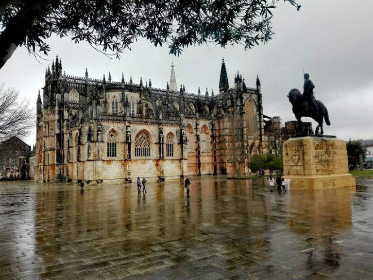 From Coimbra: Fátima Sanctuary, Batalha, Alcobaça and Nazaré