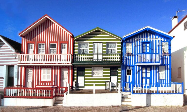 From Coimbra: Porto, Aveiro and Douro in Private with Tasting and Cruise