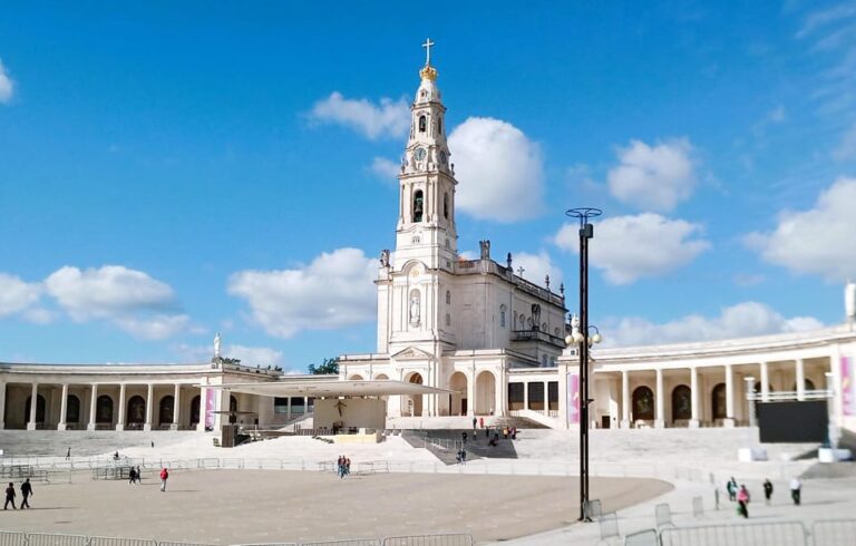 From Coimbra: Sanctuary of Fátima and village of the Little Shepherds