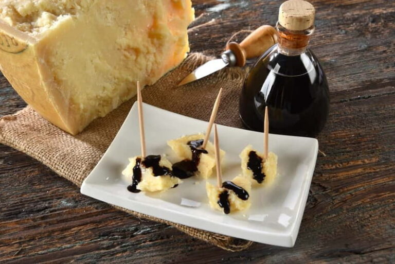 From Florence: Bologna Culinary Day Trip with Local Tastings