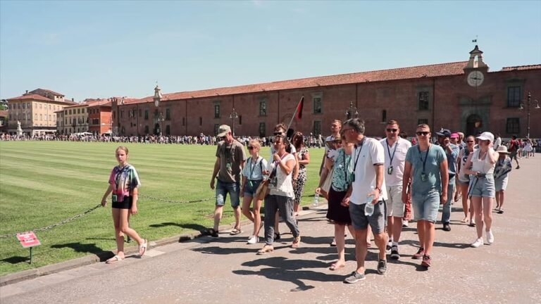 From Florence: Pisa, Lucca and Volterra Day Trip