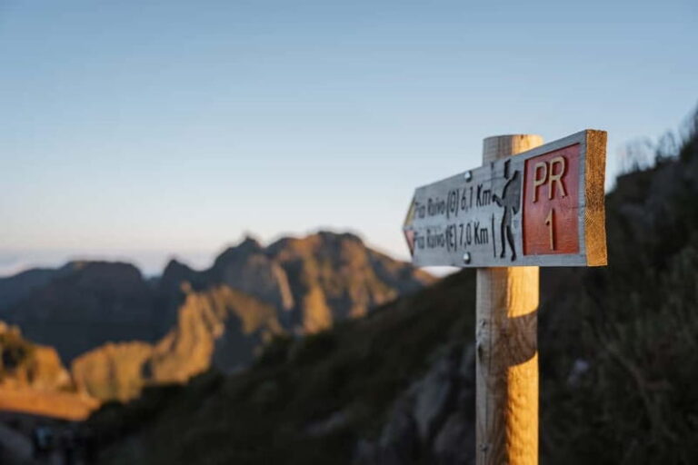 From Funchal: Transfer to Pico do Arieiro & Pico Ruivo Trail