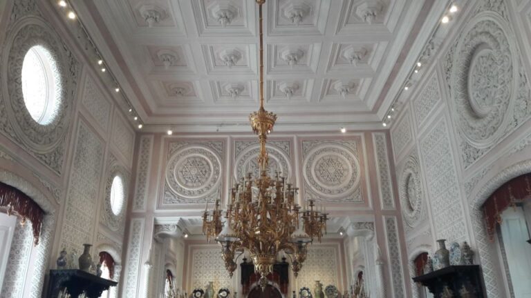 From Lisbon: Enjoy sintra monumets PRIVATE tour