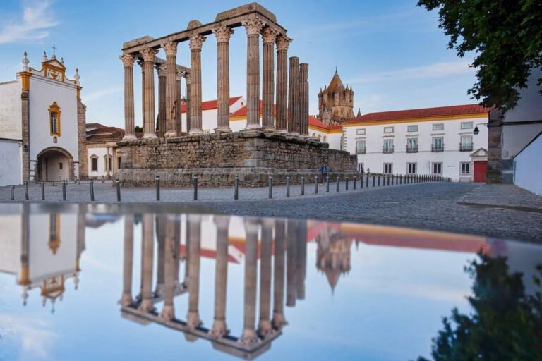 From Lisbon: Évora, Cathedral, Bones Chapel & Wine Tasting