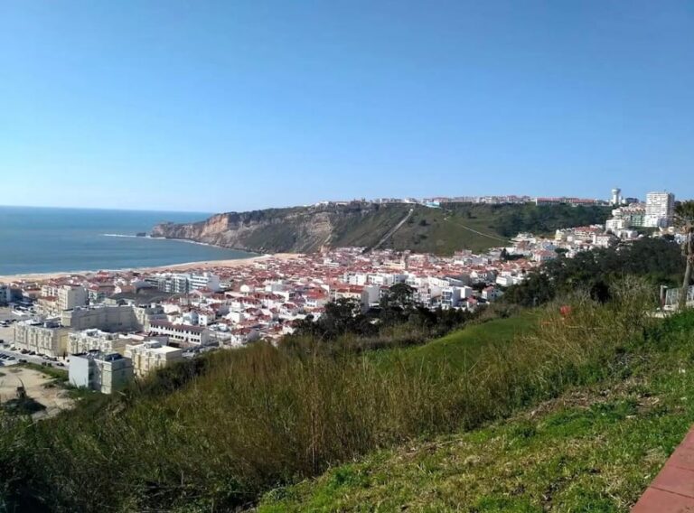 From Lisbon: Guided tour of Fátima, Nazaré and Óbidos
