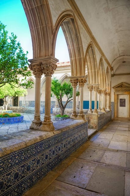 From Lisbon: Privat Knights Templar Castle & Tomar Day Trip