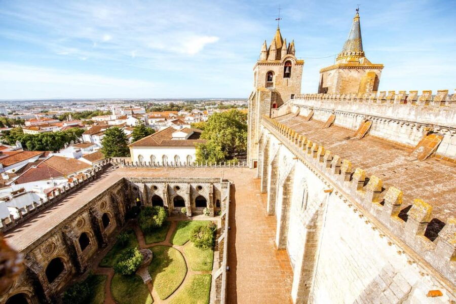 From Lisbon: Private Évora and Monsaraz Day Trip - An In-Depth Look at the Évora and Monsaraz Private Day Trip