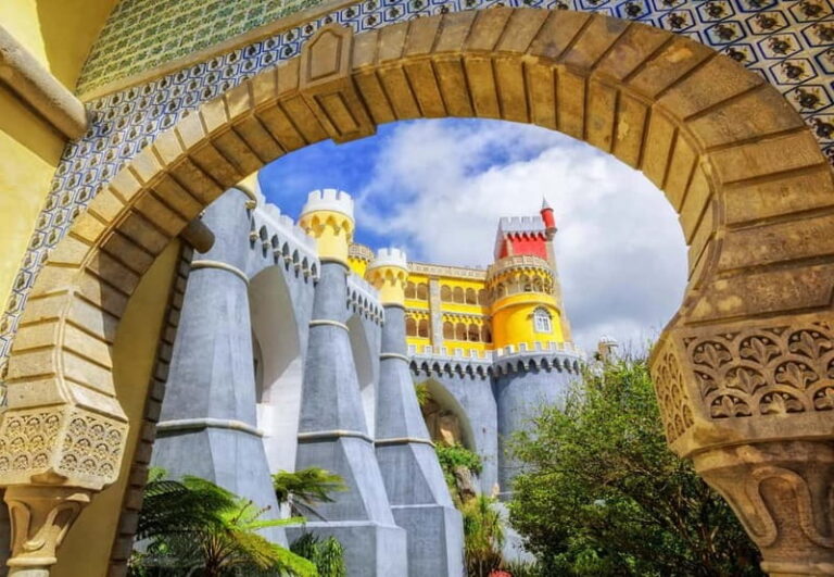 From Lisbon: Sintra and Cabo da Roca Tour with Hidden Gems