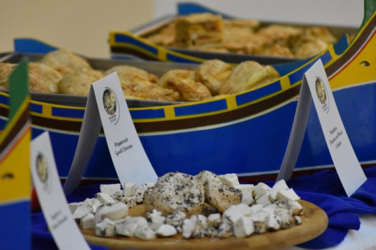 From Mosta: City Highlights Tour of Mosta with Buffet Lunch