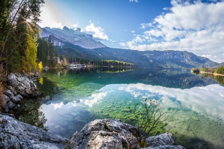 From Munich: Zugspitze Mountain Van Tour with Garmisch Town