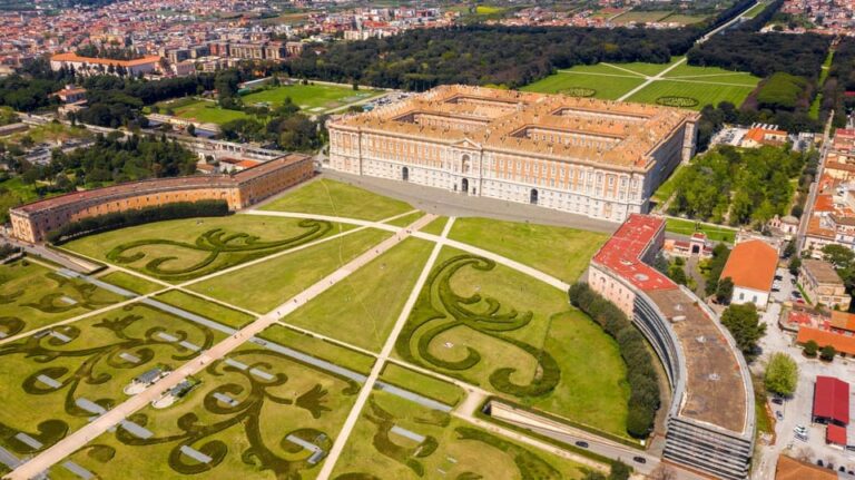 From Naples: All-inclusive tour to the Royal Palace of Caserta with expert guide