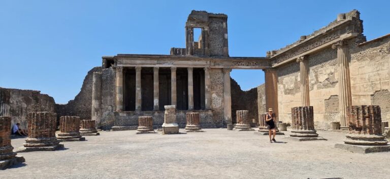 From Naples: Pompeii and Mount Vesuvius Day Trip with Lunch