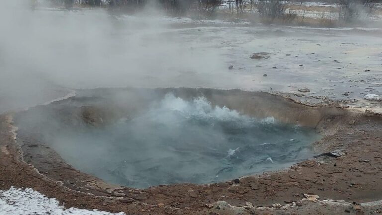 From Reykjavik: Guided private Golden Circle day-tour.