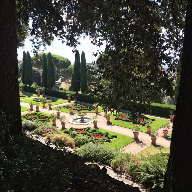 From Rome: Castel Gandolfo and Gardens Day Trip