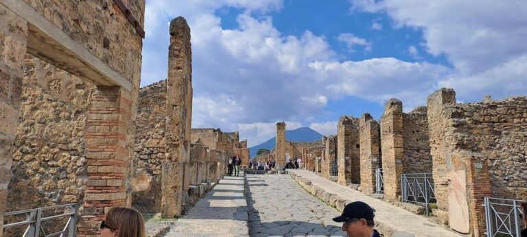 From Rome: Pompeii, Amalfi Coast & Positano Day Tour
