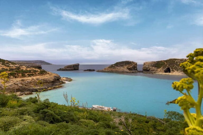 From Sliema: Comino Blue Lagoon Return Trip (CMO)