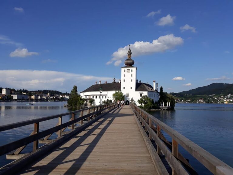 From Vienna: Hallstatt, Mountains & Alpine Lakes Day Trip