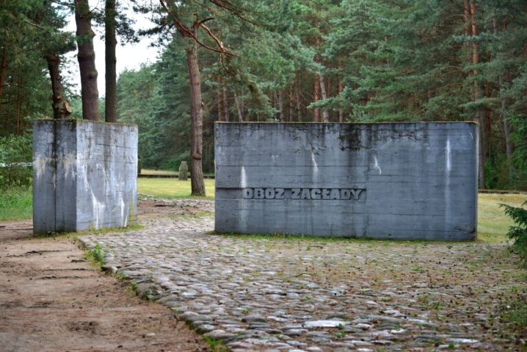 From Warsaw: Treblinka Extermination Camp Private Tour