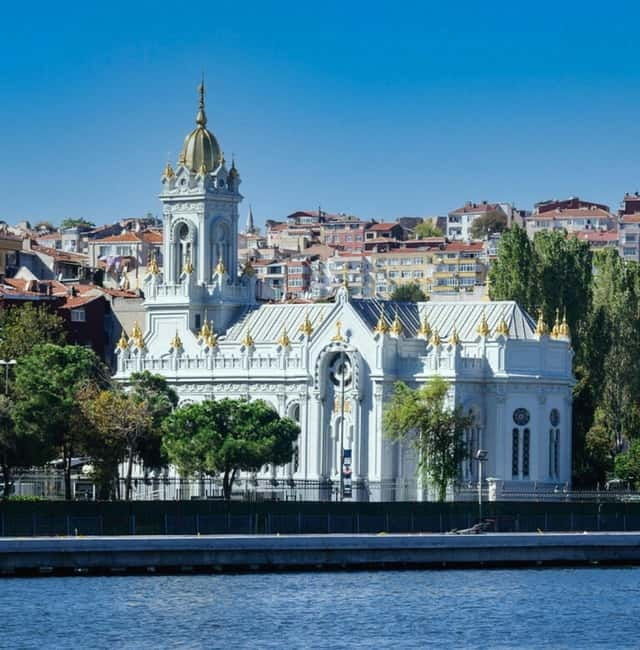 Full Day Hagia Sophia-Hippodrome-Iron Church-Balat&Boat Tour