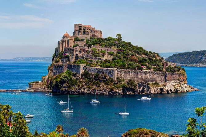 Full-Day Private Boat Tour to Gulf of Naples: Ischia & Procida