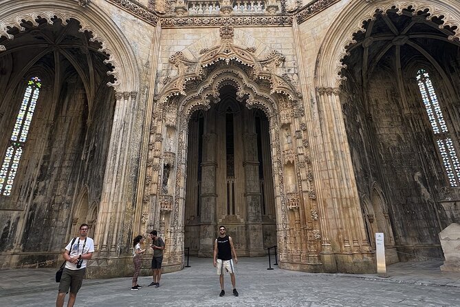 Full-day Private Transport to Tomar & Batalha from Lisbon