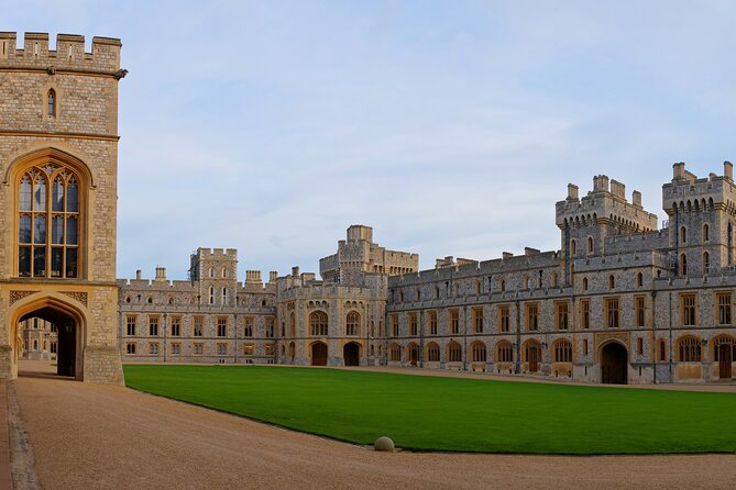 Full Day Tour Stonehenge and Windsor