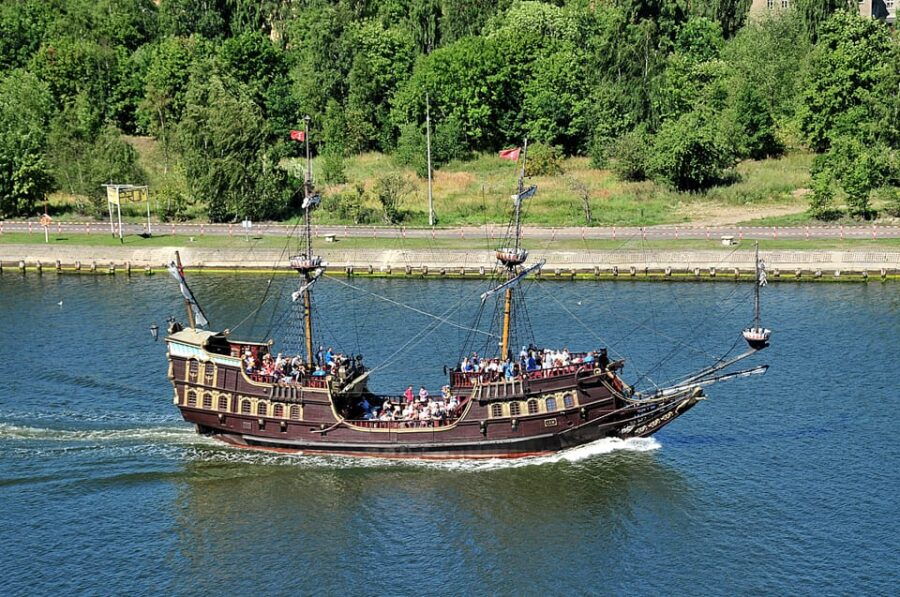 Gdansk: Guided Round-Trip Cruise to Westerplatte - The Experience in Detail