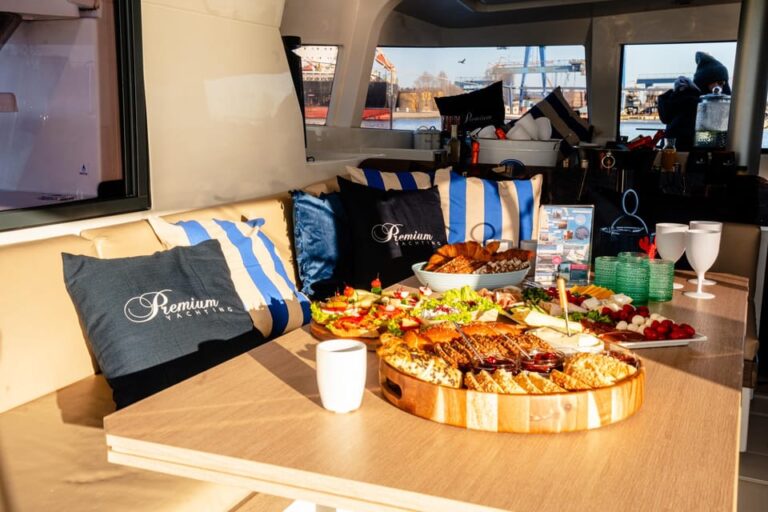 Gdansk/Sopot: Breakfast Cruise on a Catamaran