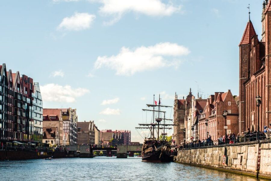 Gdask: Motlawa River Yacht Cruise - An In-Depth Look at the Gdansk Yacht Cruise Experience