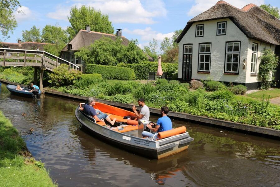 Giethoorn: 2,5 Hours 7 persons boat steeringwheel + cushions - Why You’ll Love This Giethoorn Boat Tour
