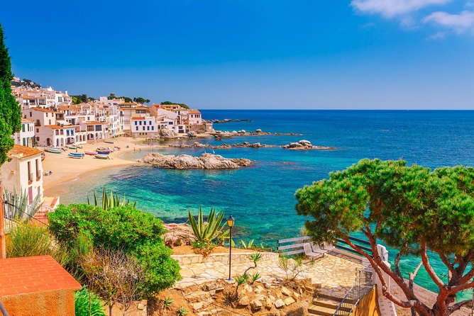 Girona and Costa Brava Private Tour with Pick-up from Barcelona