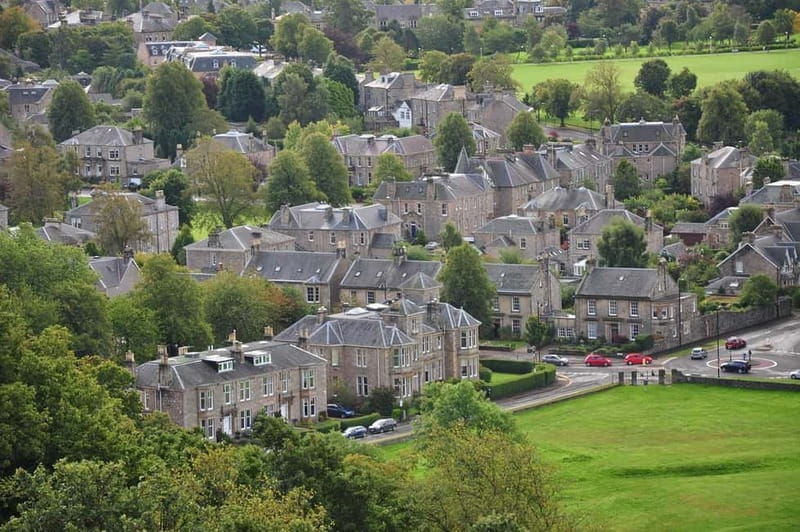 Glasgow Shore Excursion: - Loch Lomond - Stirling Castle - Introduction to the Tour