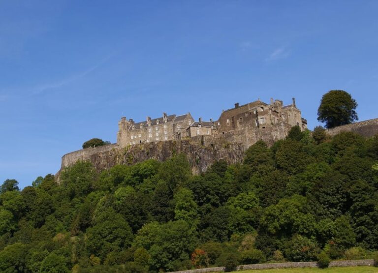 Glasgow: Stirling Castle, Loch Lomond Walk, and Whisky Tour