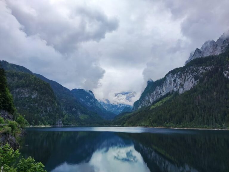 Gosau Lake and Cable Car: Easy Hiking Private Guided Tour