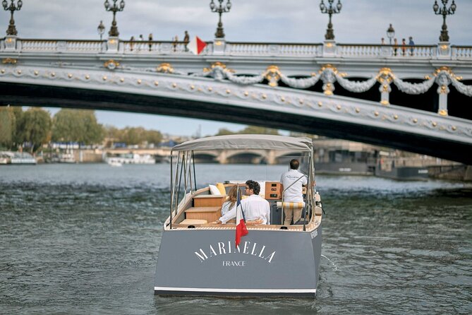 Guided Luxury River Cruise & Walking Tour of Paris’ Monuments