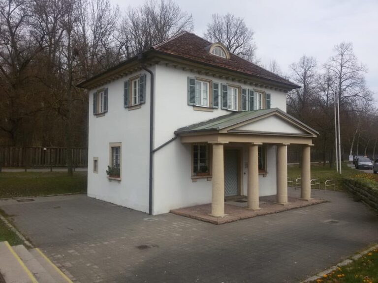 Guided puzzle tour “Save Ludwigsburg”