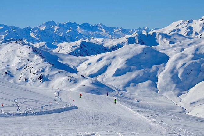 Guided Ski Activity in Leida Equipment and Ski pass Included - What You Can Expect from the Tour