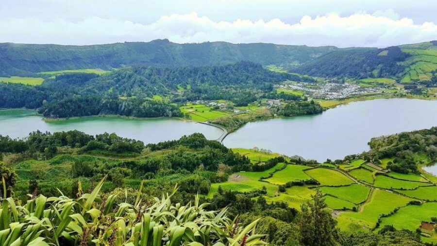 Guided Tour to the green & blue Lake of Sete Cidades - A Deeper Look at the Tour