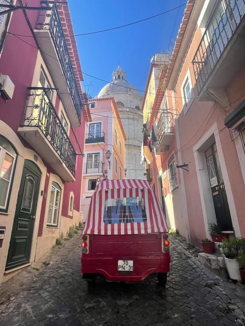 Guided tuk tuk tour in Lisbon’s old neighborhoods