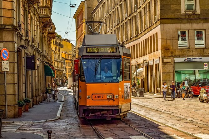 Guided Walking Tour in Milan