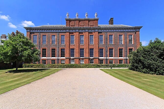 Guided Walking Tour of Royal Kensington in London