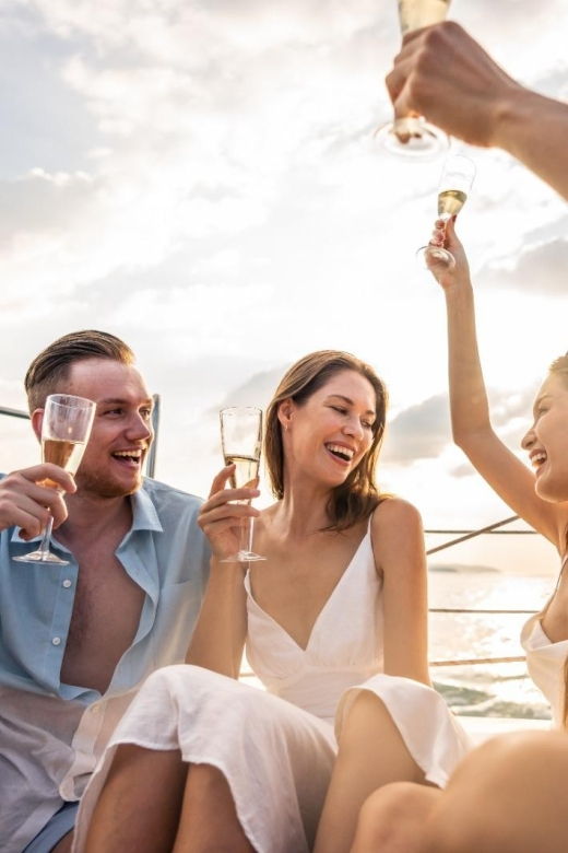 Half-Day Athens Cruise: Swim Stop,Lunch, and Drinks Included