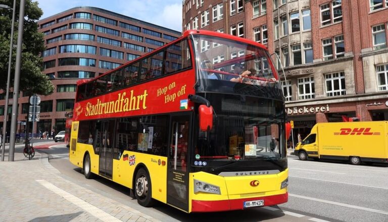 Hamburg: Hop-On/ Hop-Off Tour Classic Line Familienticket
