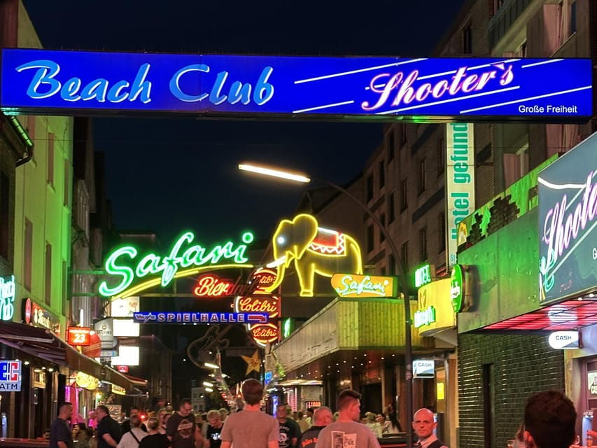 Hamburg: Reeperbahn pub crawl with insider-guide & shots - A Closer Look at the Hamburg Reeperbahn Pub Crawl